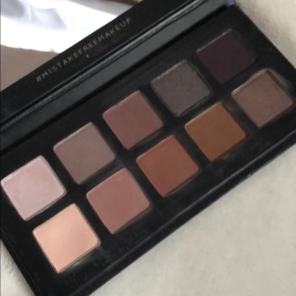 Fiona Stiles Artist Eyeshadow Palette